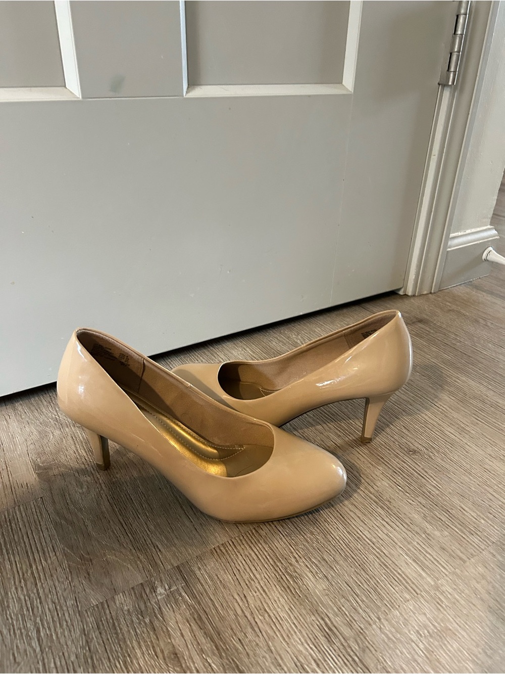 comfort plus by Predictions Nude Patent Mid-Heel Pump